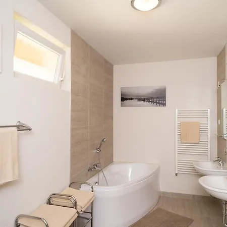 Andi Apartment